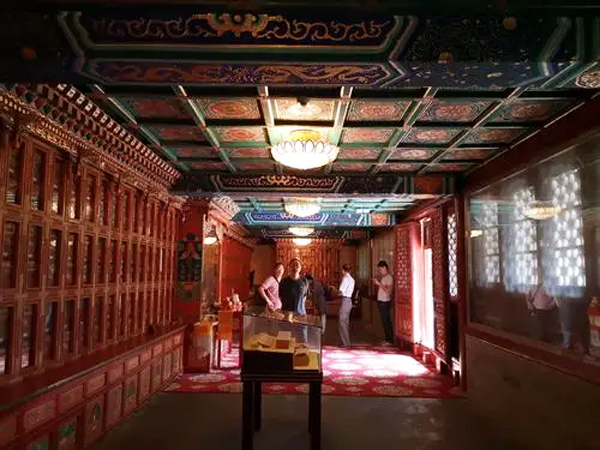 西黃寺博物館